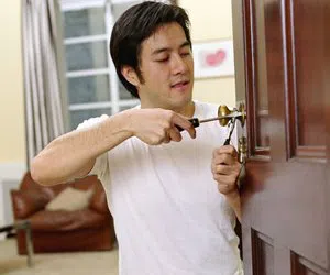 General Locksmith Store Dallas, TX 972-512-6395 - changing-locks